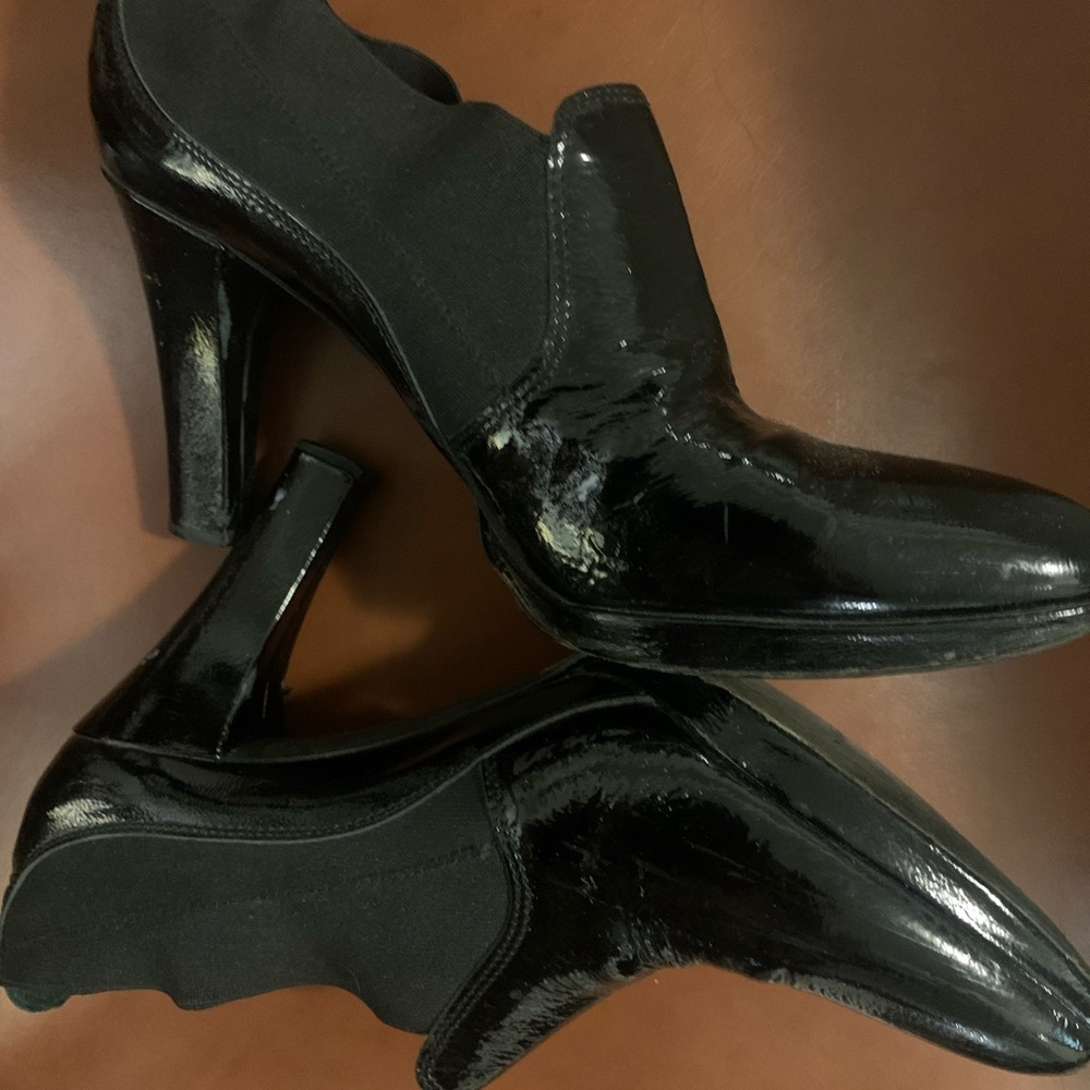 Donald J Pliner Black Leather Heel Boots
